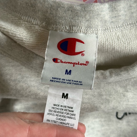Champion gray women’s cropped sweatshirt / medium - Picture 3 of 4